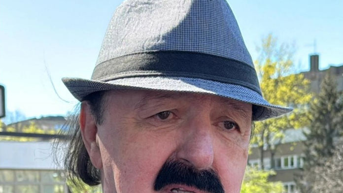 harisu-dzinovicu-cerka-nije-dosla-na-bajram-pevac-ne-krije-tugu-zbog-odnosa-sa-dinom:-“zajednicki-jezik-ne-moze-da-se-pronade”,-okupio-sve-u-vili,-a-od-nje-ni-traga-ni-glasa