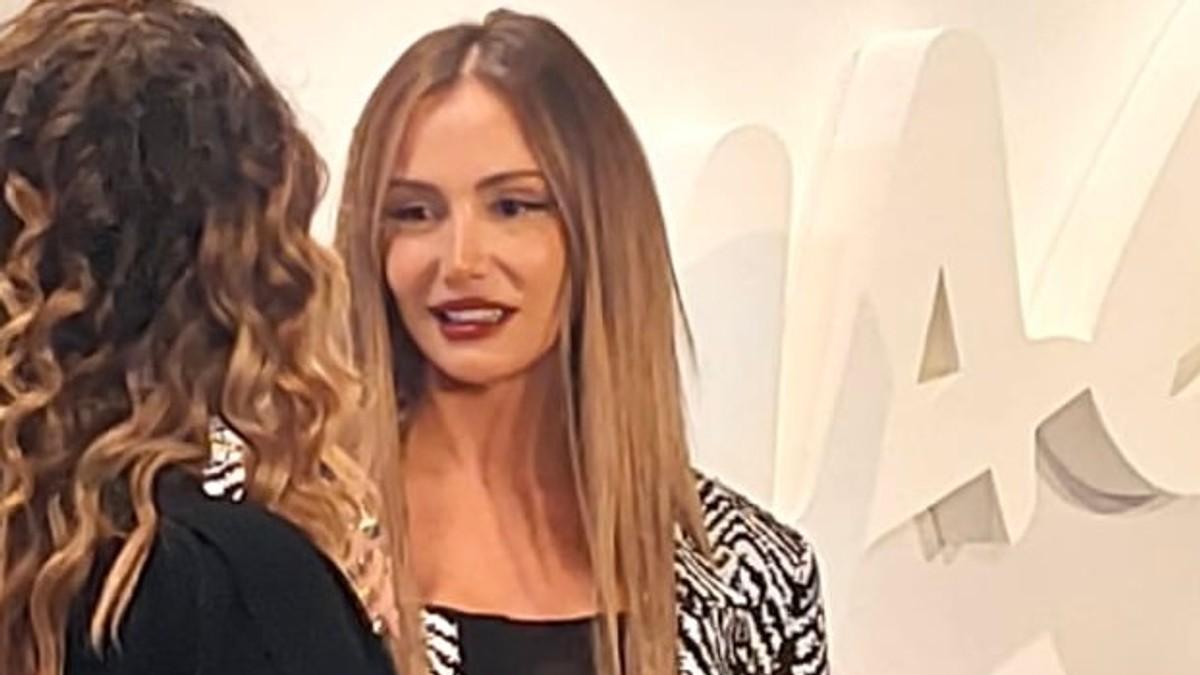 “moj-bajram”-emina-jahovic-se-oglasila-sa-bazena:-pokazala-sta-jede-na-sveti-dan,-pored-vode-pec-(foto) “moj-bajram”-emina-jahovic-se-oglasila-sa-bazena:-pokazala-sta-jede-na-sveti-dan,-pored-vode-pec-(foto)