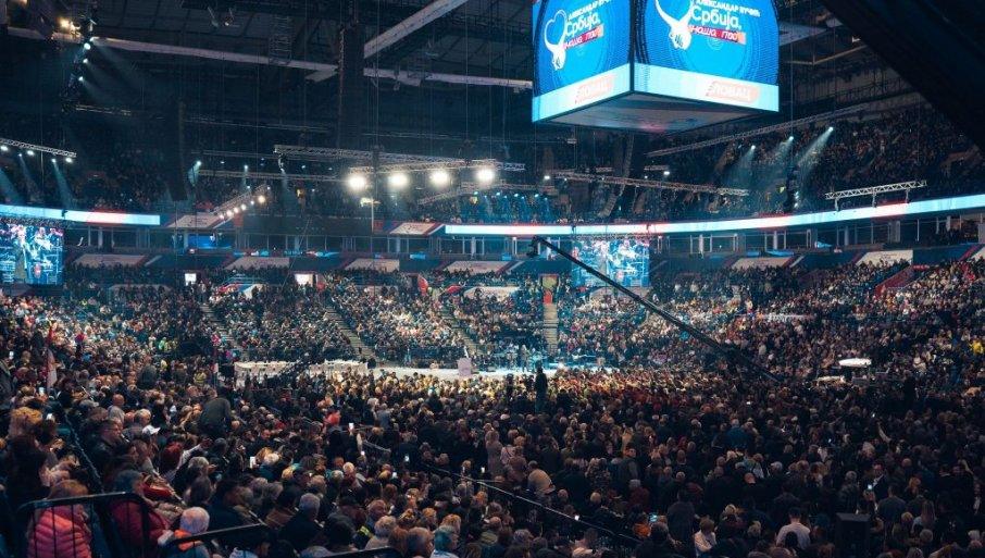 krcata-hala:-puna-podrska-naroda-vucicu,-spektakularan-prizor-iz-arene-(video) krcata-hala:-puna-podrska-naroda-vucicu,-spektakularan-prizor-iz-arene-(video)