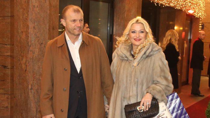 “muz-i-ja-smo-se-razisli-na-2-godine,-bila-je-velika-svada”-priznanje-sanje-dordevic-mnoge-iznenadilo:-“posle-smrti-oca-sve-se-promenilo”