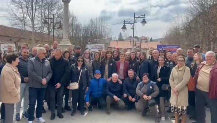 koga-ima-vise-u-arandelovcu?-evo-da-li-narod-daje-podrsku-aleksandru-vucicu-ili-blokaderima-(video)