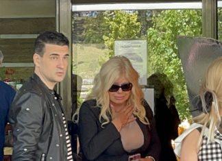 “UDARAO JE U AUTO, POSTOJE KAMERE”! Napadnuta pevačica otkrila STRAVIČNE DETALJE – Tada je MOGLO DA BUDE KOBNO! “udarao-je-u-auto,-postoje-kamere”!-napadnuta-pevacica-otkrila-stravicne-detalje-–-tada-je-moglo-da-bude-kobno!