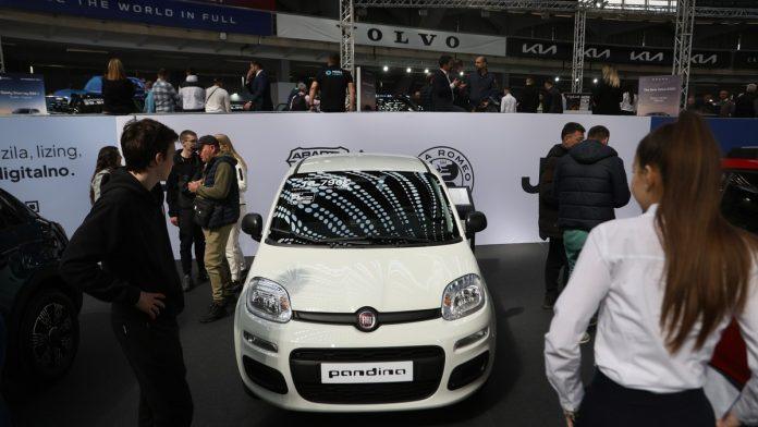 ovo-je-najjeftinije-vozilo-na-sajmu-automobila!-ekonomican-je-i-idealan-za-gradsku-voznju:-evo-koliko-kosta-(foto)