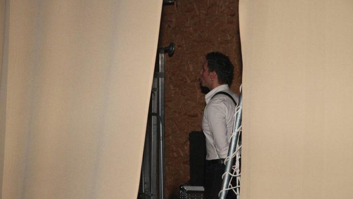 on-je-jedini-na-estradi-koji-nema-nijednu-drustvenu-mrezu-poznati-pevac-kog-svi-obozavate-nikada-nije-otvorio-profil-na-platformama