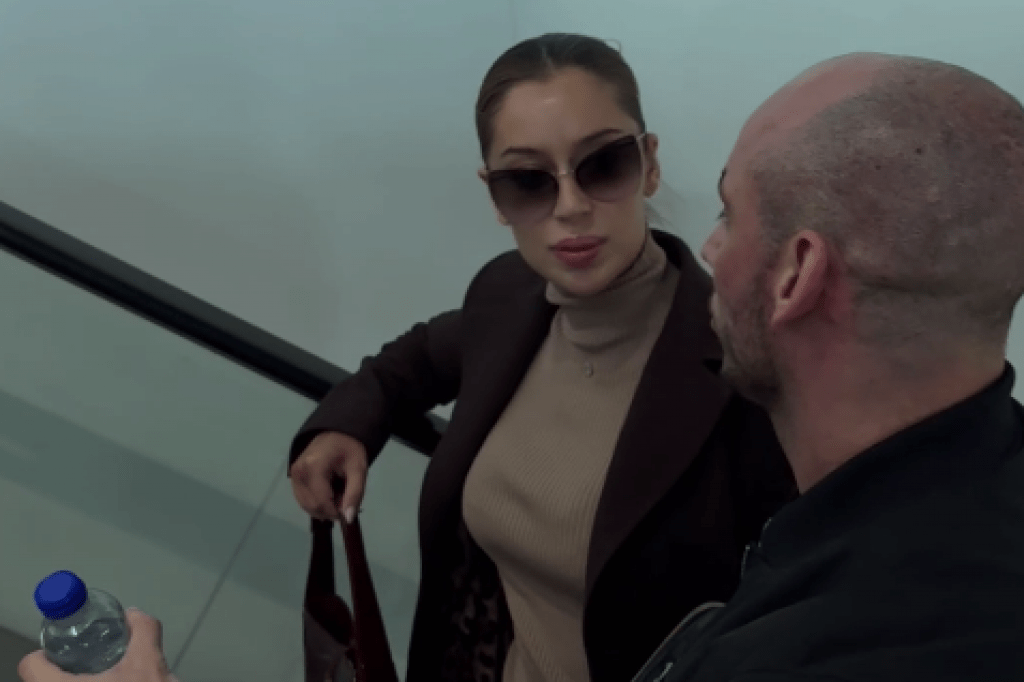 tea-tairovic-sletela-u-srbiju-sa-muzem,-prisutni-se-okretali-za-njima:-opsta-pometnja-na-aerodromu,-evo-u-kakvom-izdanju-smo-je-zatekli! tea-tairovic-sletela-u-srbiju-sa-muzem,-prisutni-se-okretali-za-njima:-opsta-pometnja-na-aerodromu,-evo-u-kakvom-izdanju-smo-je-zatekli!