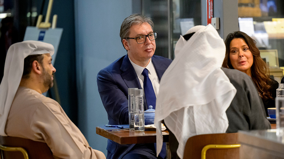 vucic-iznenada-otputovao-u-emirate-sastao-se-sa-seikom-bin-zajedom:-“izrazio-sam-najostriju-osudu-napada-na-uae” vucic-iznenada-otputovao-u-emirate-sastao-se-sa-seikom-bin-zajedom:-“izrazio-sam-najostriju-osudu-napada-na-uae”