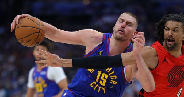 “moramo-da-budemo-agresivni-i-testiramo-sudije!”-nikola-jokic-progovorio-o-faulovima-nakon-istorijske-partije “moramo-da-budemo-agresivni-i-testiramo-sudije!”-nikola-jokic-progovorio-o-faulovima-nakon-istorijske-partije