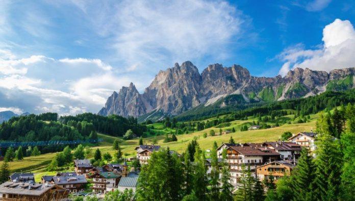 novi-udar-na-dzepove-turista:-ako-idete-kroz-ovu-zemlju-–-moracete-da-platite