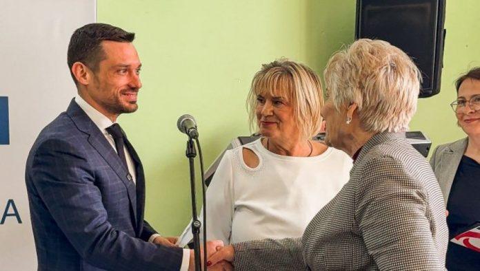 fond-pio-i-savez-penzionera-srbije-–-uz-penzionere-kule