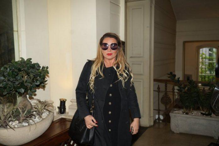 nikada-necete-pogoditi-karleusino-pravo-ime:-pevacica-godinama-cutala-o-najpotresnijim-detaljima,-sve-se-saznalo!