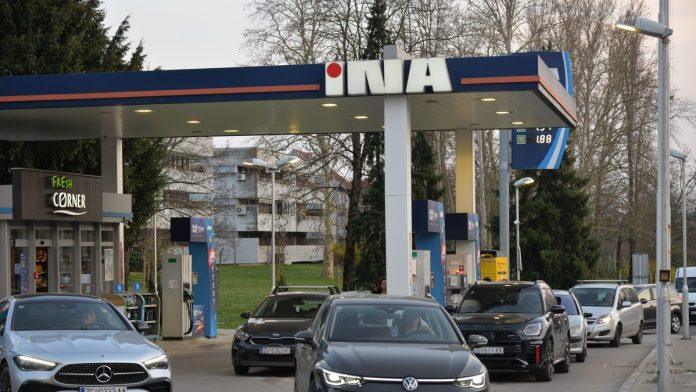 poskupljenje-goriva-u-sloveniji,-litar-od-danas-i-do-1,7-evra:-vlada-donosi-hitne-mere