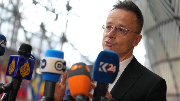 afera-prisluskivanje-drma-madarsku!-oglasio-se-sijarto:-“ovo-je-ogroman-skandal-i-tesko-mesanje-u-izborni-proces”