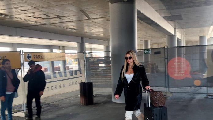 “davao-mi-je-brdo-para,-pa-resio-sve-da-naplati”-kroz-suze-rekla-mami-da-je-stariji-muskarac-ucenjuje,-ona-joj-nije-dala-da-se-vrati-kuci:-sada-zajedno-pozirale