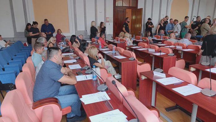 10-meseci-nakon-izbora-zajecar-nema-vlast:-za-jedne-su-gradani-taoci-opozicije,-za-druge-primer-krsenja-zakona-(video)