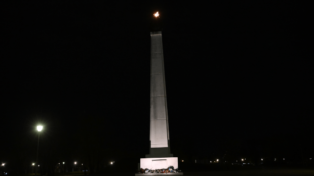 Упаљена-“Вечна-ватра”-на-Ушћу-поводом-обележавања-годишњице-НАТО-бомбардовања