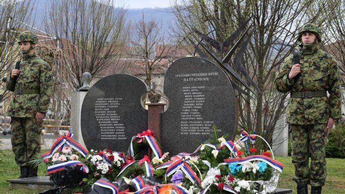 27-godina-od-nato-agresije-–-istina-koju-ne-smemo-zaboraviti-srbija-se-seca-stradanja:-sirom-zemlje-odata-posta-zrtvama-nato-agresije-(foto,-video)