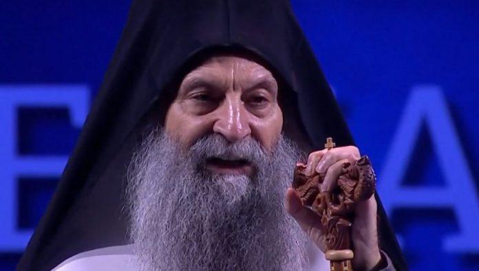 “radujem-se,-iako-je-tuzan-povod-naseg-sabranja”-porfirije-se-pomolio-za-devojcice-na-obelezavanju-dana-secanja-na-stradale-u-nato-agresiji