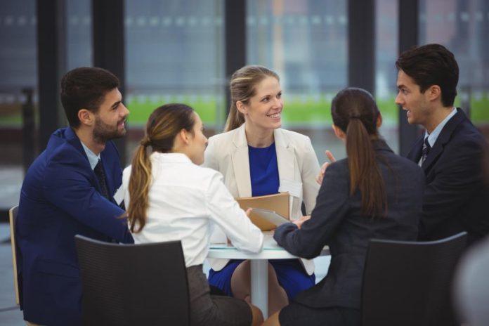 uvek-vi-zovete-prijatelje-na-vidanje?-psiholog-otkriva-zasto-se-prijatelji-ne-javljaju-prvi-–-i-sta-to-zaista-znaci!