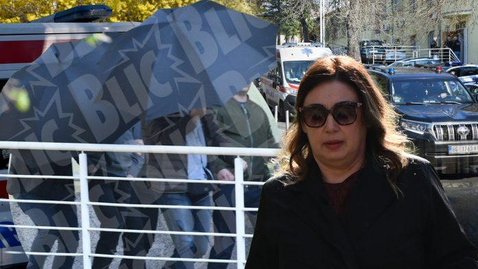 decak-ubica-“oci-u-oci”-sa-roditeljima-ubijene-dece!-napustio-kliniku-2.-put-od-masakra-u-“ribnikaru”,-na-sud-stigla-i-njegova-majka:-evo-sta-bi-mogao-da-otkrije