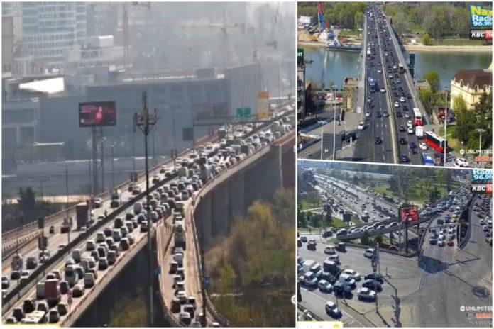 guzve-na-sve-strane,-ne-zna-se-gde-su-kolone-duze:-gazela-se-jedva-pomera,-na-autokomandi-krkljanac,-brankov-ka-novom-beogradu-mili-a-radno-vreme-uveliko-pocelo