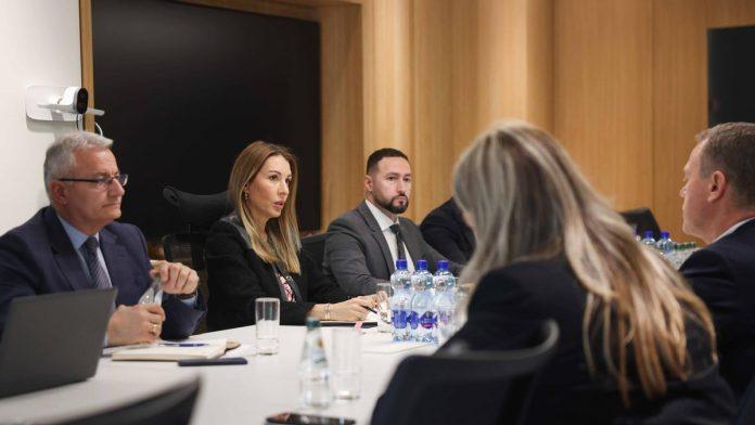 “sve-sto-nis-proizvodi-je-za-nase-trziste,-da-svi-budu-snabdeveni”:-dedovic-handanovic-sa-kirilom-tjurdenjevim-(foto)