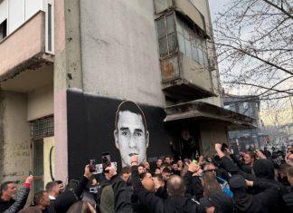 GROBARI ZAGRMELI U NIKŠIĆU PRED POLICIJOM: Evo šta su zapevali u čast Andrije Delibašića (VIDEO) grobari-zagrmeli-u-niksicu-pred-policijom:-evo-sta-su-zapevali-u-cast-andrije-delibasica-(video)