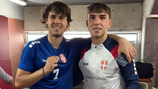 Мајсторија-Михајла-Цветковића-–-гол-са-пола-терена-Енглезима Мајсторија-Михајла-Цветковића-–-гол-са-пола-терена-Енглезима