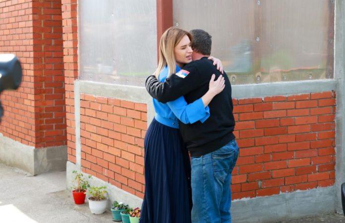 “mnogo-vam-hvala!-mnogo-ce-to-nama-da-znaci”-heroj-s-kosara-zahvaljuje-se-ministarki-durdevic-stamenkovski:-urosu-ce-mnogo-znaciti-tih-65.000-dinara-(video)