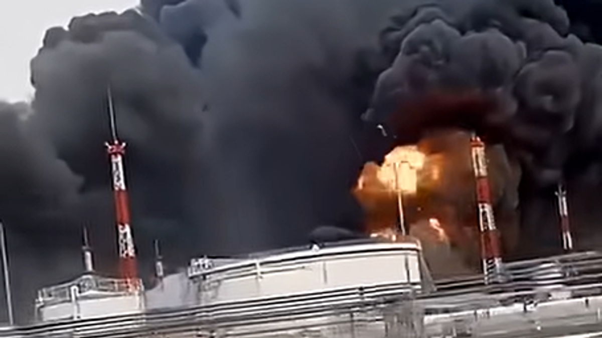 (video)-rusija-saterana-u-cosak!-ukrajina-zadala-putinu-najtezi-udarac,-gori-nafta-od-crnog-mora-do-baltika,-paralisane-kljucne-luke,-a-jedna-stvar-moze-da-utice-na-citav-svet (video)-rusija-saterana-u-cosak!-ukrajina-zadala-putinu-najtezi-udarac,-gori-nafta-od-crnog-mora-do-baltika,-paralisane-kljucne-luke,-a-jedna-stvar-moze-da-utice-na-citav-svet