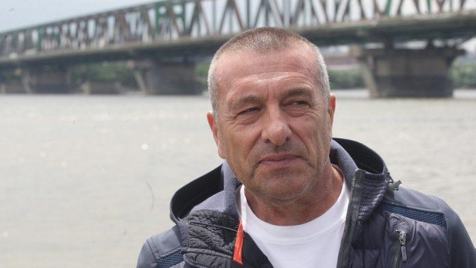 “jedva-je-pomerao-ruke-i-noge,-a-pitao-me-je-samo-jedno!”-grbic-otkrio-detalje-spasavanja-muskarca-koji-je-skocio-sa-pancevackog-mosta:-“najteze-do-sada”