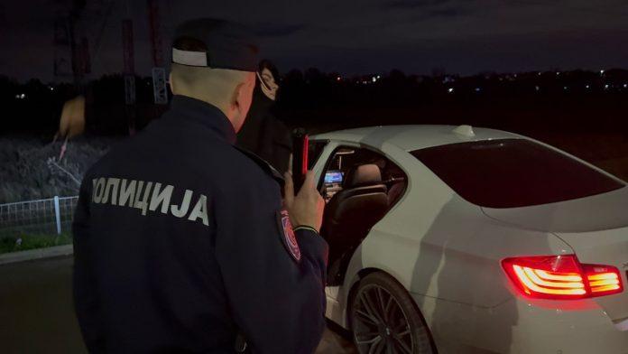 devojcica-(7)-jednim-potezom-spasila-majku-od-muza-nasilnika!-nije-izgovorila-ni-rec,-a-policija-je-odmah-dojurila-na-lice-mesta