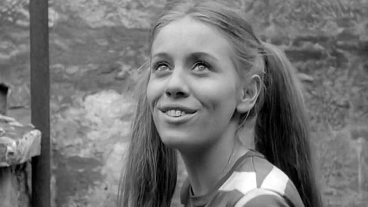 nasa-cuvena-glumica-posle-20-godina-upoznala-oca-i-zatekla-ga-u-stanu-sa-muskarcem:-priznao-da-je-gej-i-jednom-recenicom-unistio-porodicu nasa-cuvena-glumica-posle-20-godina-upoznala-oca-i-zatekla-ga-u-stanu-sa-muskarcem:-priznao-da-je-gej-i-jednom-recenicom-unistio-porodicu