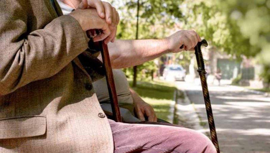 kraj-muka-za-penzionere:-nema-vise-cekanja-u-redovima,-sada-lakse-do-pomoci-i-informacija kraj-muka-za-penzionere:-nema-vise-cekanja-u-redovima,-sada-lakse-do-pomoci-i-informacija