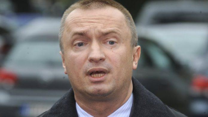pajtic-bez-podrske-naroda:-krije-se-iza-“studentskih“-lista-iz-kule-i-iz-senke-pokusava-da-se-domogne-vlasti