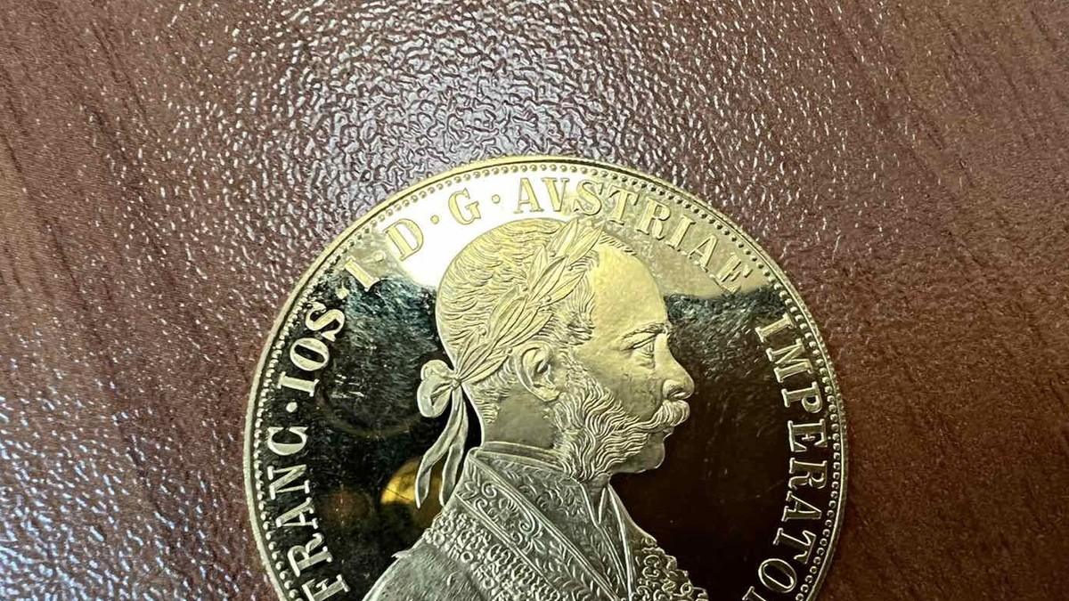 zlatni-dukat-“franc-jozef”:-najsigurnija-luka-za-vas-kapital,-investitori-se-odlucuju-izmedu-2-varijante,-evo-koja-je-isplativija zlatni-dukat-“franc-jozef”:-najsigurnija-luka-za-vas-kapital,-investitori-se-odlucuju-izmedu-2-varijante,-evo-koja-je-isplativija