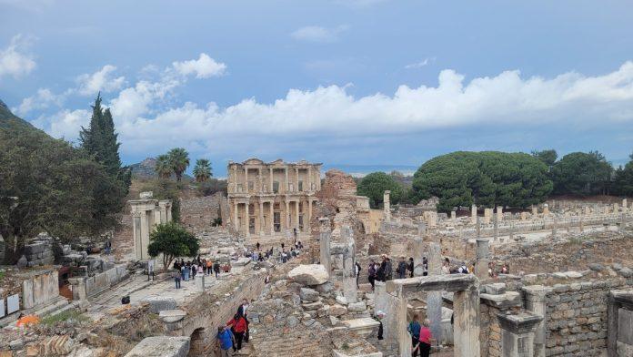 rekordnih-65,2-milijarde-dolara,-ali-putnici-sve-cesce-otkazuju-svoje-odmore-na-ovoj-destinaciji,-agencije-vracaju-avanse:-evo-da-li-je-bezbedno