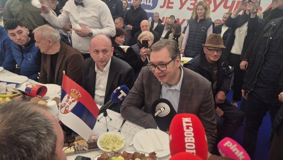 vucic-pitao-knezevica-kako-je-u-crnoj-gori:-“sad-nam-je-skuplje-gorivo-nego-droga” vucic-pitao-knezevica-kako-je-u-crnoj-gori:-“sad-nam-je-skuplje-gorivo-nego-droga”