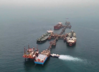 Британски адмирали предлажу одржавање самита о Ормузу, Лондон већ упутио војне планере у САД Британски-адмирали-предлажу-одржавање-самита-о-Ормузу,-Лондон-већ-упутио-војне-планере-у-САД