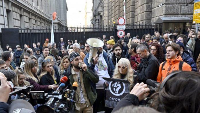 lagali-su,-nisu-znali-kad-je-dosta:-blokaderi-lazima-manipulisu-vec-vise-od-godinu-dana-–-a-ovo-je-najmonstruoznija-od-svih-njihovih-lazi