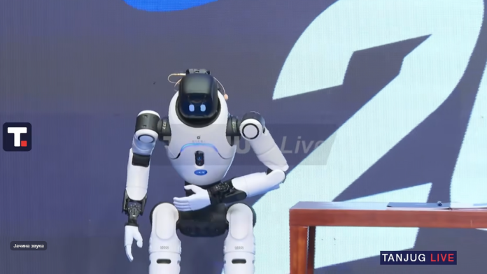 vucic:-ocekujem-da-prve-robote-proizvedene-u-srbiji-imamo-na-vidovdan