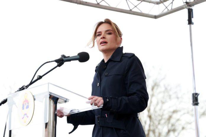 “da-se-nikad-i-nikome-ne-ponovi,-nijednoj-majci,-nijednoj-porodici”-ministarka-durdevic-stamenkovski-u-sijekovcu:-nasa-je-obaveza-da-cuvamo-mir,-i-da-pamtimo