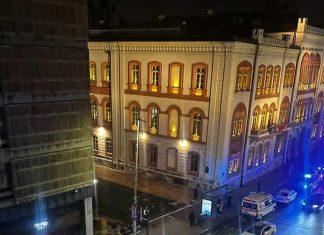 TELO DEVOJKE (25) NAĐENO NA PLATOU ISPRED FILOZOFSKOG FAKULTETA U BEOGRADU Oglasio se MUP: “Došlo je do aktiviranja pirotehničkih sredstava” telo-devojke-(25)-nadeno-na-platou-ispred-filozofskog-fakulteta-u-beogradu-oglasio-se-mup:-“doslo-je-do-aktiviranja-pirotehnickih-sredstava”