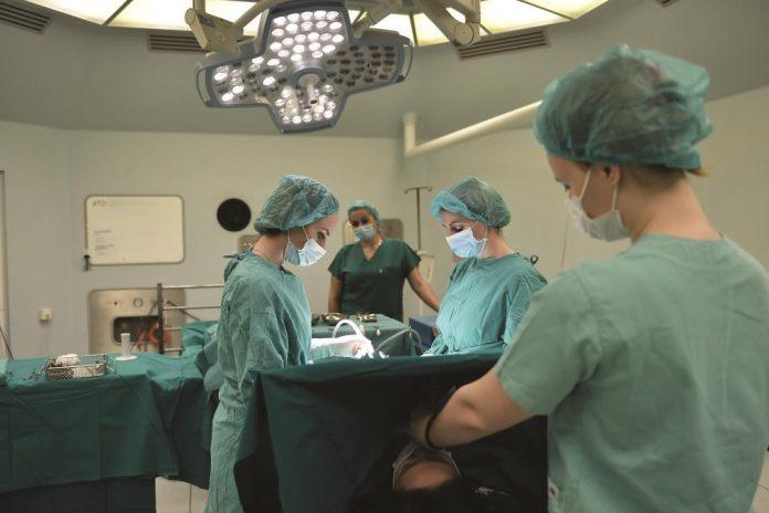 javni-poziv-za-diplomirane-doktore-medicine:-evo-kako-zainteresovani-za-zasnivanje-radnog-odnosa-u-ministarstvu-odbrane-i-vojsci-srbije-mogu-da-se-prijave