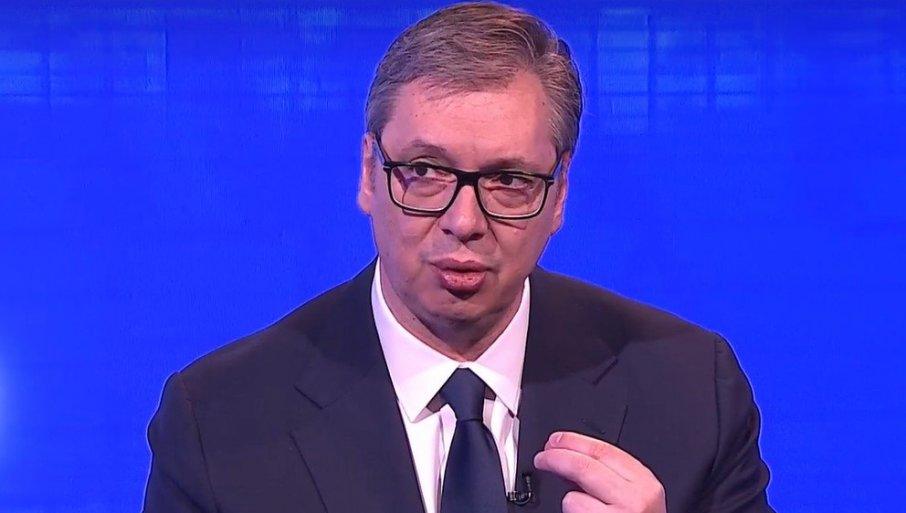 blokaderi-zive-u-lazi-vucic:-za-3-godine-ce-da-nam-objasne-da-su-oni-gradili-beograd-na-vodi,-a-da-smo-ih-mi-sprecavali-sa-patkama blokaderi-zive-u-lazi-vucic:-za-3-godine-ce-da-nam-objasne-da-su-oni-gradili-beograd-na-vodi,-a-da-smo-ih-mi-sprecavali-sa-patkama