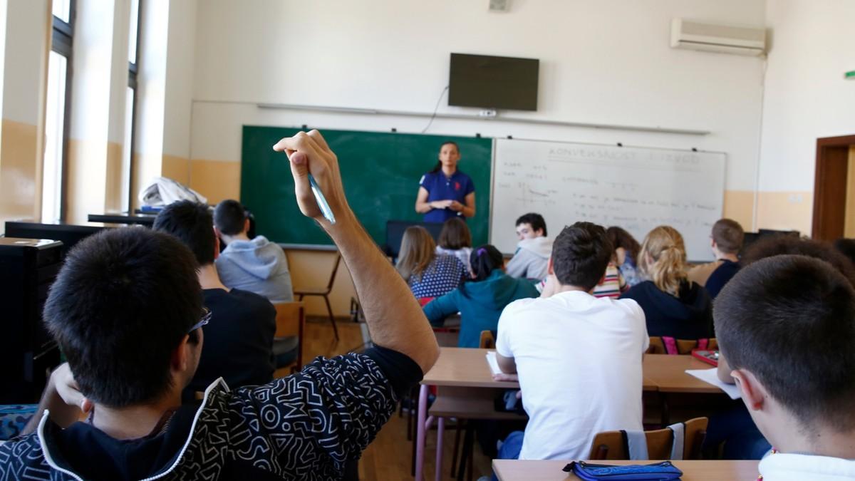 kazne-za-roditelje-do-100.000-dinara!-stize-najstrozi-zakon-koji-se-tice-skola,-ova-zabrana-kljucna:-obezbedenje-ce-moci-da-udalji-daka,-a-uvodi-se-i-pravilo-pokajanja kazne-za-roditelje-do-100.000-dinara!-stize-najstrozi-zakon-koji-se-tice-skola,-ova-zabrana-kljucna:-obezbedenje-ce-moci-da-udalji-daka,-a-uvodi-se-i-pravilo-pokajanja