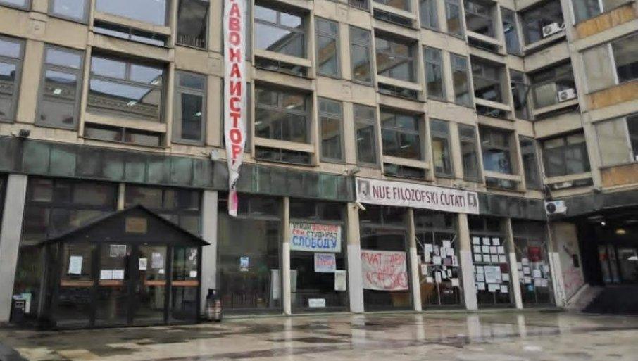 sablasan-prizor-ispred-filozofskog:-ovde-je-smrtno-stradala-studentkinja-zbog-neodgovornosti-blokadera-(video) sablasan-prizor-ispred-filozofskog:-ovde-je-smrtno-stradala-studentkinja-zbog-neodgovornosti-blokadera-(video)