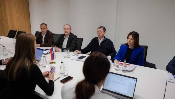 “snabdevanje-ce-ostati-redovno”:-dedovic-handanovic-sa-clanovima-odbora-direktora-nis-a