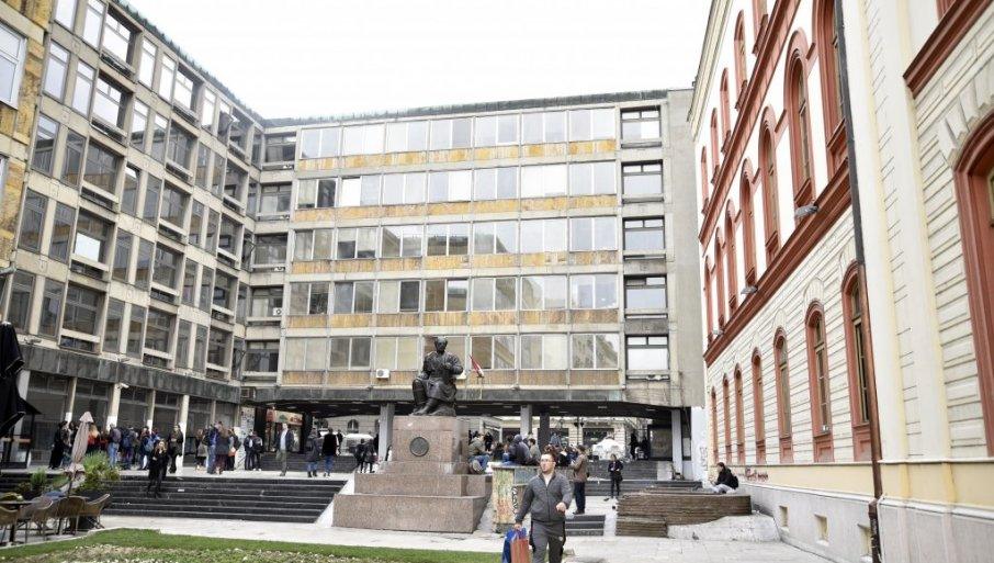 studenti-blokaderi-cekali-ceo-dan-da-se-oglase-o-smrti-koleginice:-porodicu-firic-razapinjali-na-krst-jer-nisu-stali-uz-njih studenti-blokaderi-cekali-ceo-dan-da-se-oglase-o-smrti-koleginice:-porodicu-firic-razapinjali-na-krst-jer-nisu-stali-uz-njih