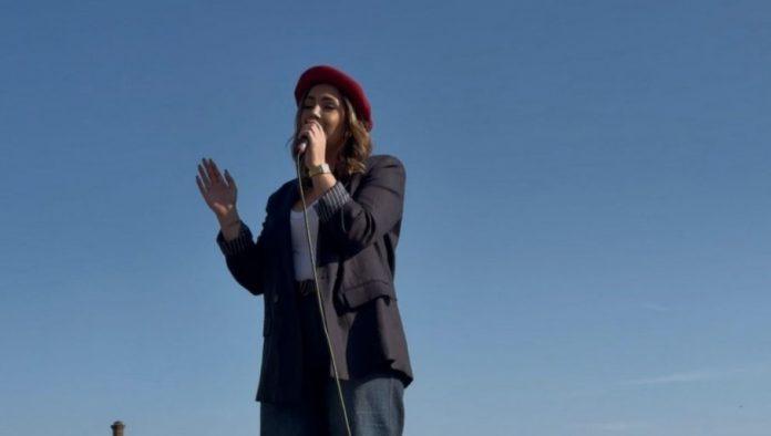 pevacica-uspela-sto-niko-nije:-prvo-pokrila-drustvene-mreze,-pa-snimila-spot-u-parizu-i-dala-omaz-hitu-dragane-mirkovic-(foto/video)