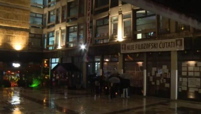 120-ljudi-na-bdenju,-a-zivot-izgubljen:-licemerje-blokadera-na-vrhuncu-(foto)